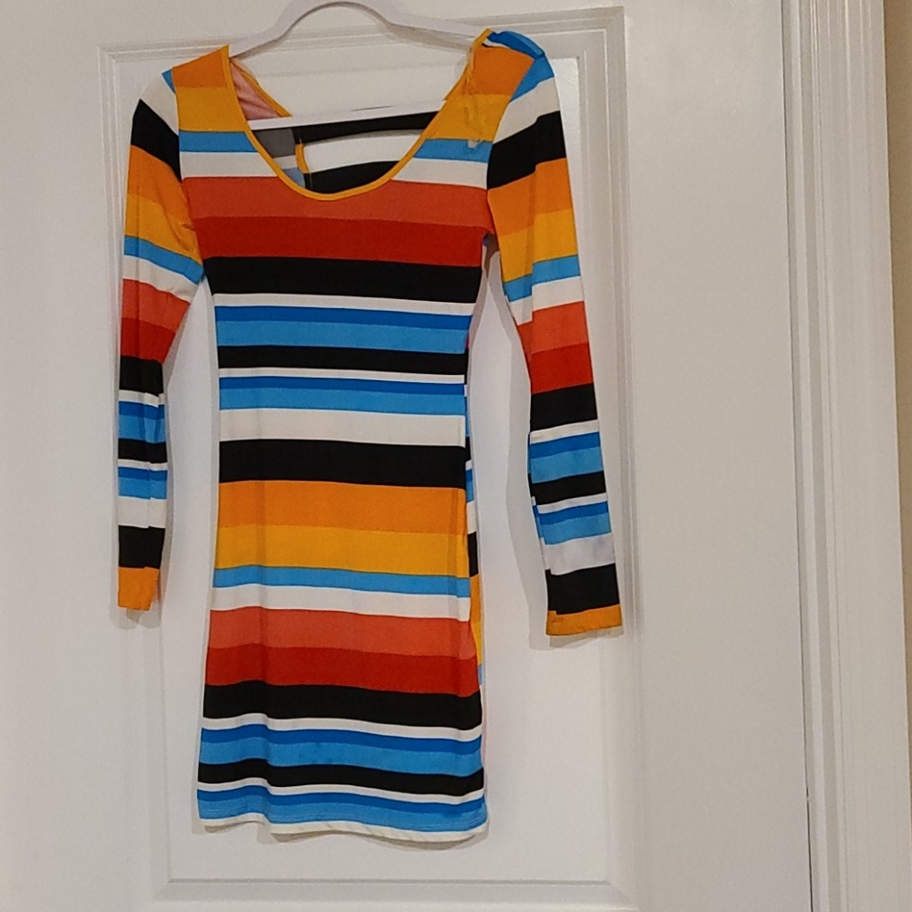 Size Small Long sleeve short dress